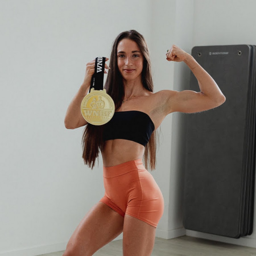 Lucía Aguado (The Saiyan Kiwi)